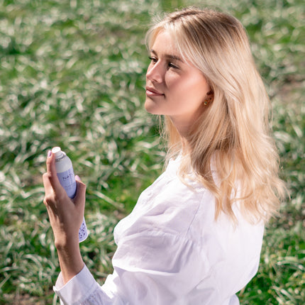 Naturigin Finishing Hairspray- Medium Touchable Hold - product image 2